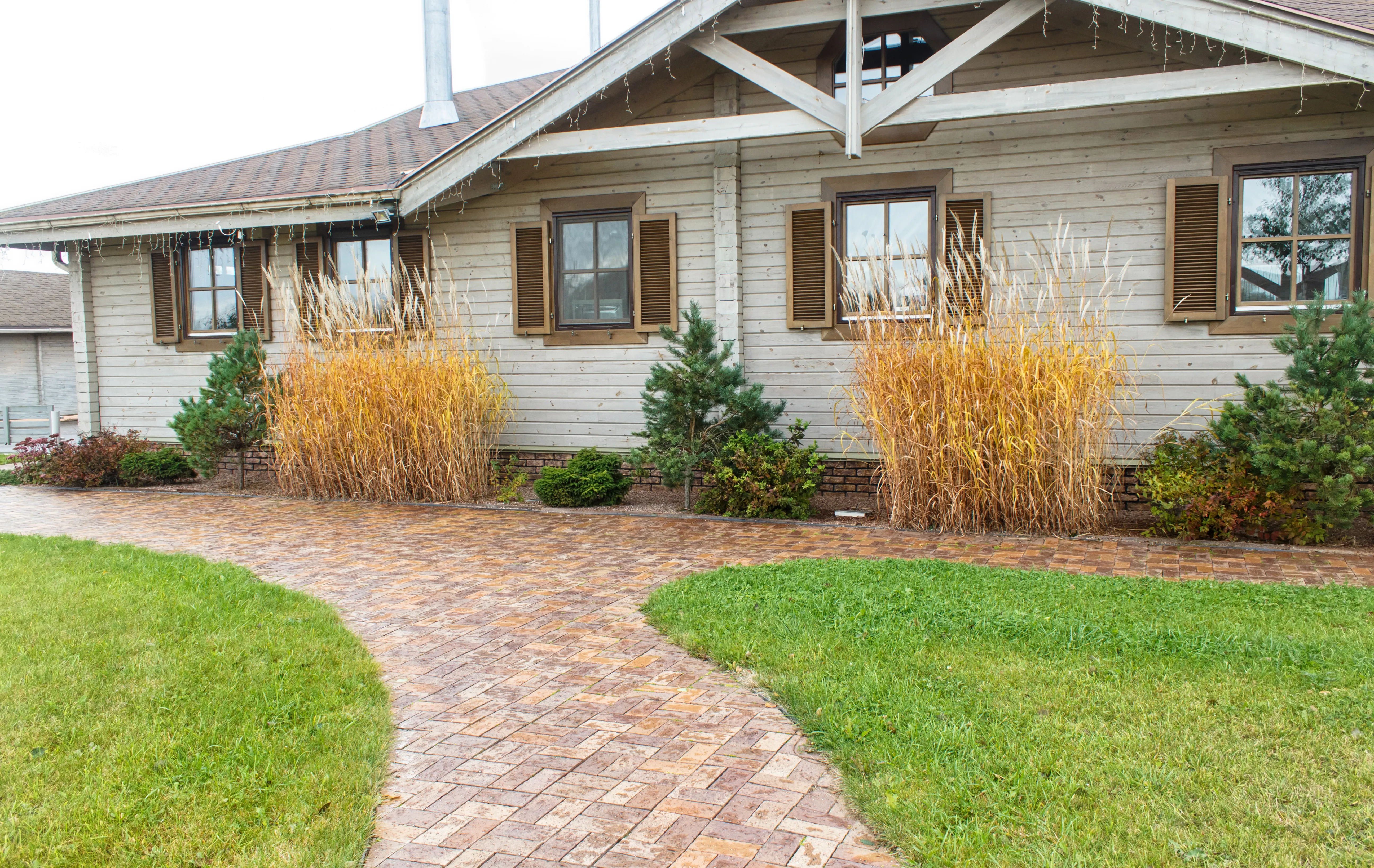 Custom Patios & Walkways